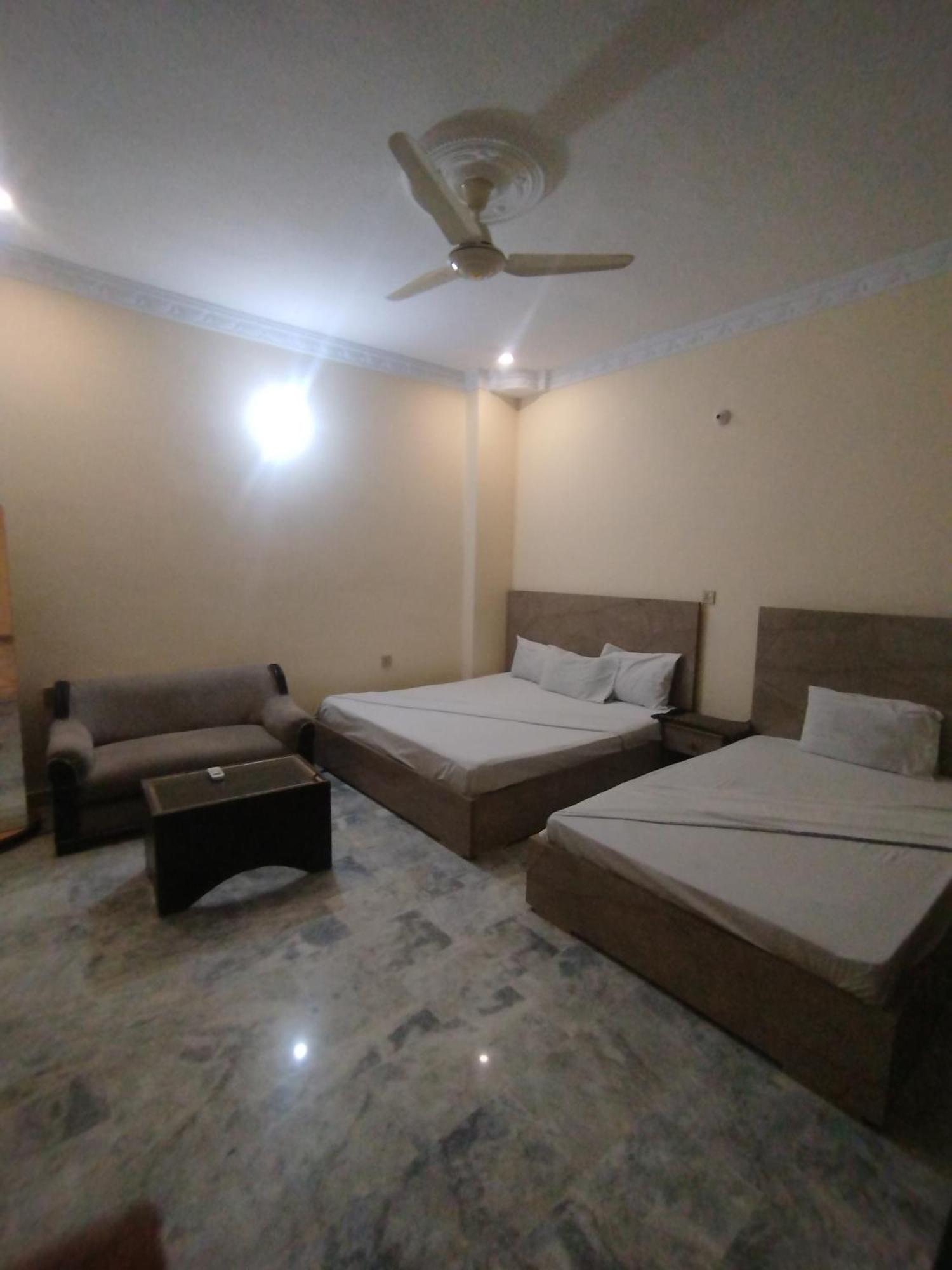Hotel Crown Plaza, Near Karachi Airport, Darul Sehat Hospital, Dow, Agha Khan And Liaqat Hospital Exterior photo
